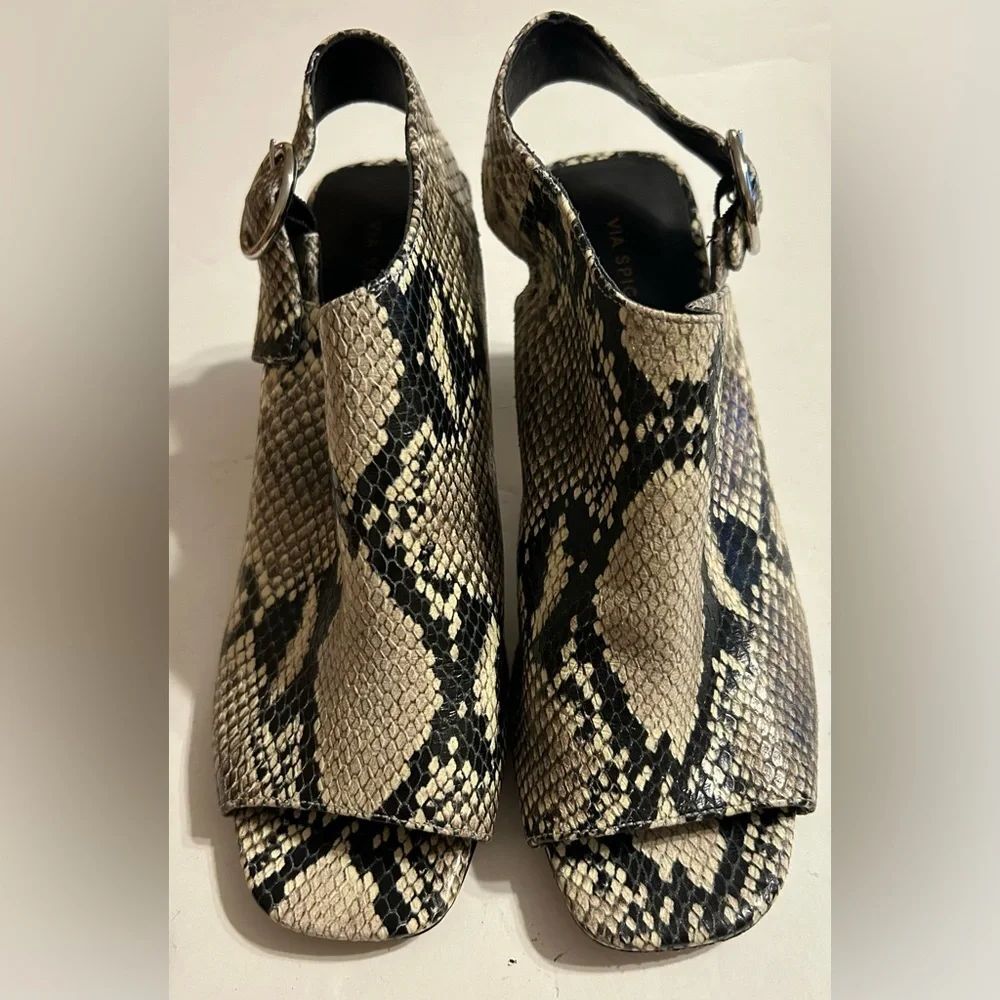 Via Spiga Python Roccia Sling
Back Elma Heels Size 7.5 (US) 37.5 (EU)